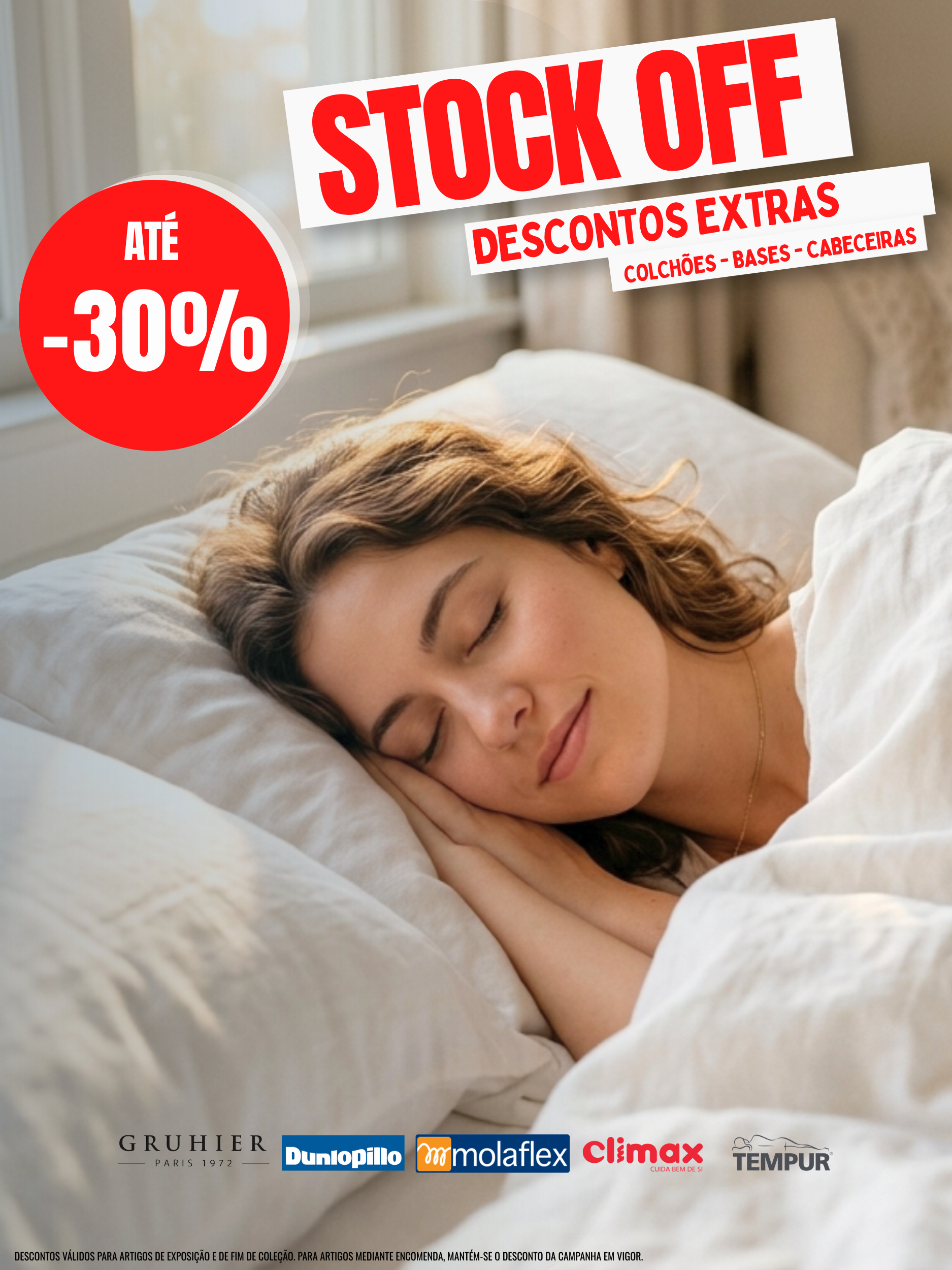 Banner promocional do Outlet dos Colchões com a mensagem 'Até -30% Stock Off: Descontos Extras em colchões, bases e cabeceiras'. Ao fundo, uma mulher a espreguiçar-se na cama.